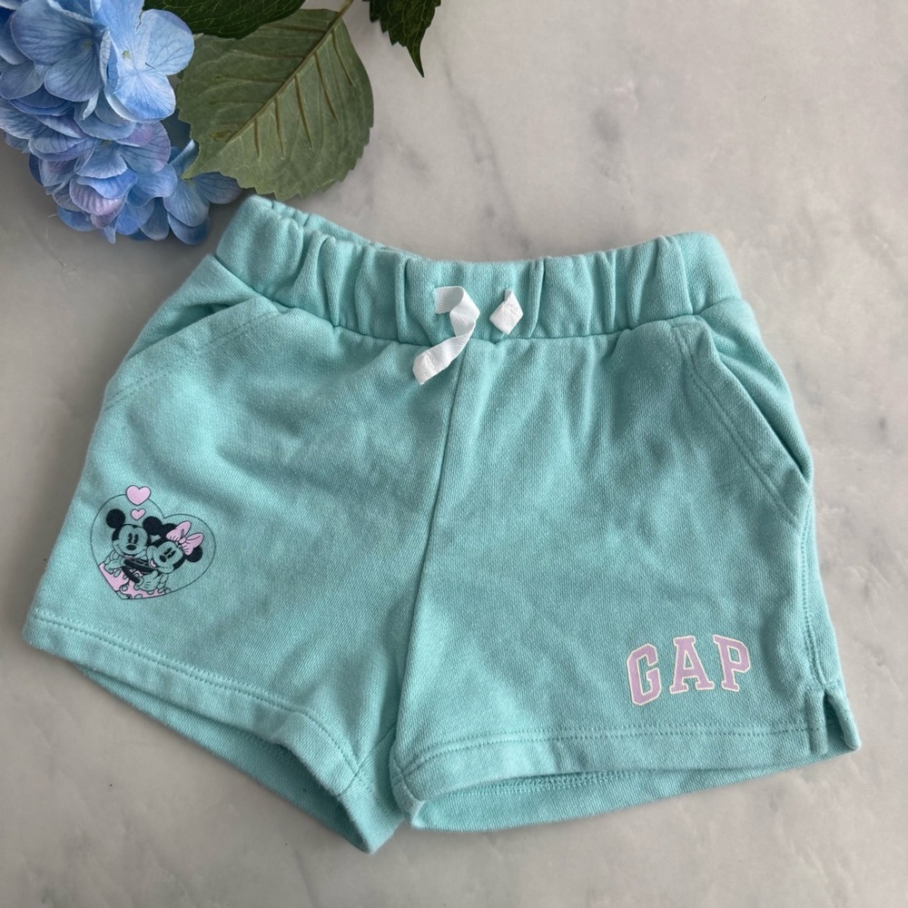 Gap kids Disney shorts size 5T